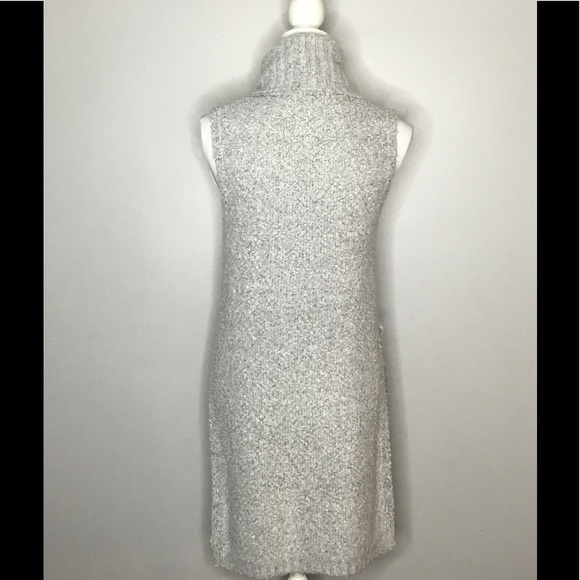 Ayla Turtleneck Sleeveless Sweater - Picture 2 of 7